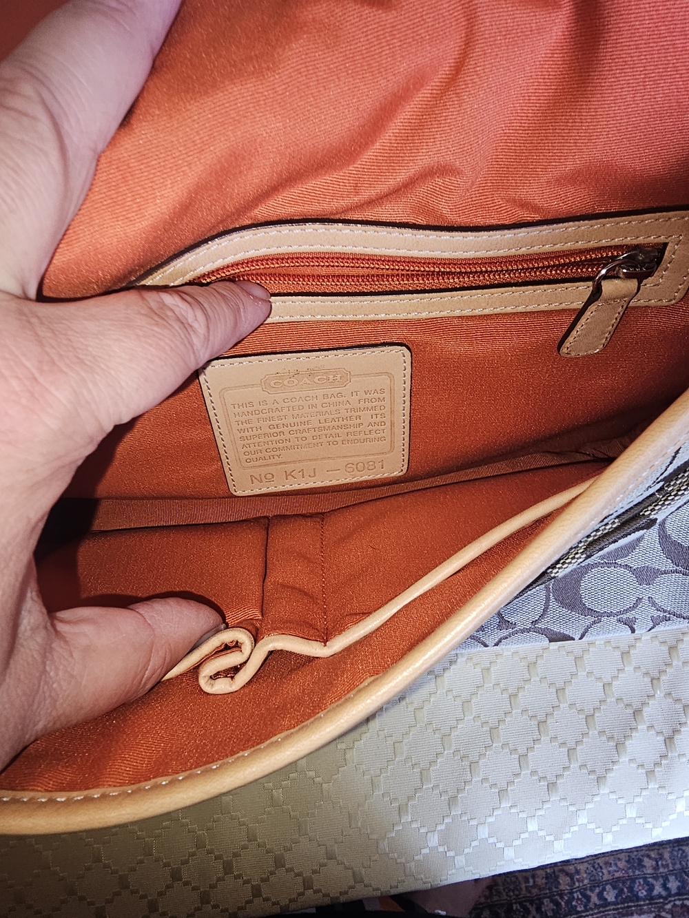 Authentic 2001 Coach Hampton Crossbody Bag - 12"x9"x4" - Picture 5 of 11